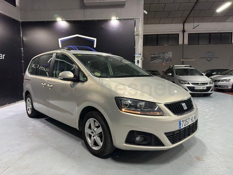 Usado Seat Alhambra Ecomotive 140 CV (102 kW) 2012 Beige Monovolumen
