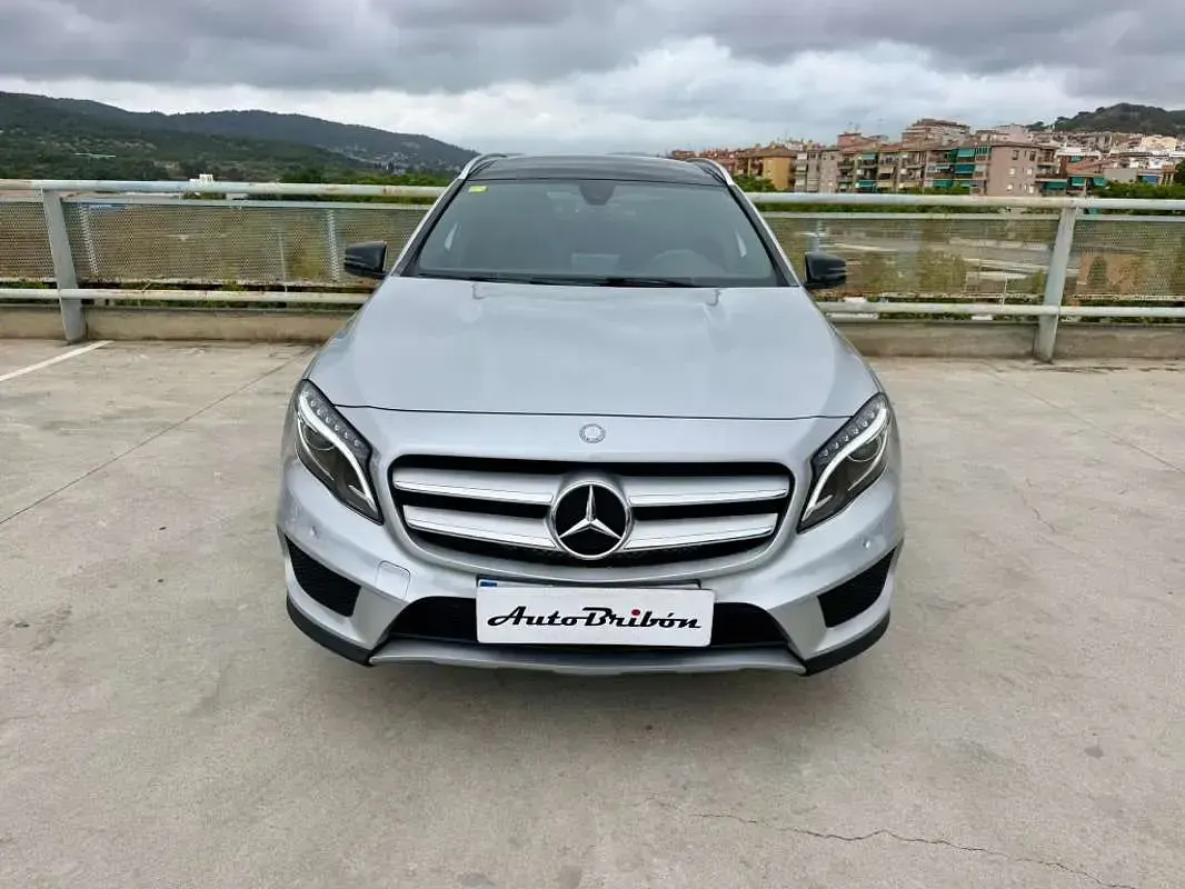 Usado Mercedes CLA220 177 CV (130 kW) 2016 Plateado Berlina