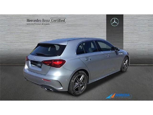 Usado Mercedes A180 AMG line 136 CV (100 kW) 2025 Plata hightech