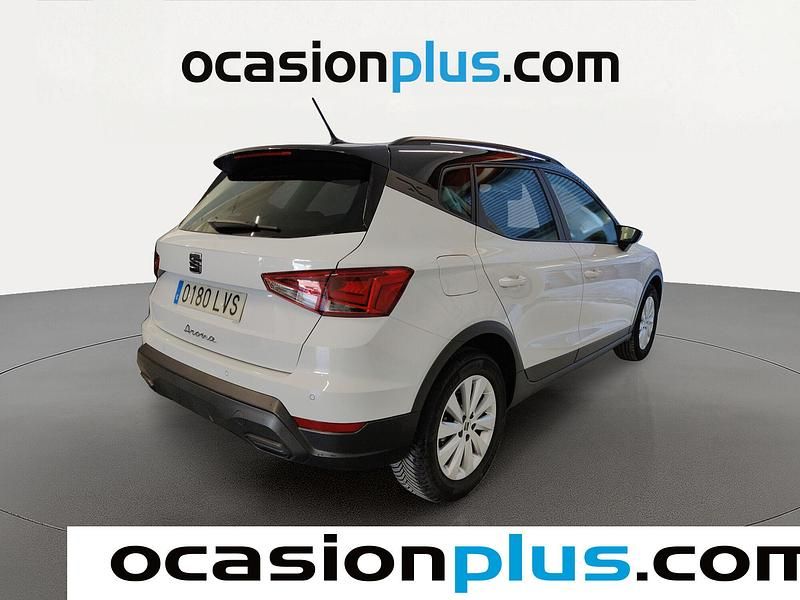 Usado Seat Arona Style Plus 110 CV (80 kW) 2021 Blanco SUV