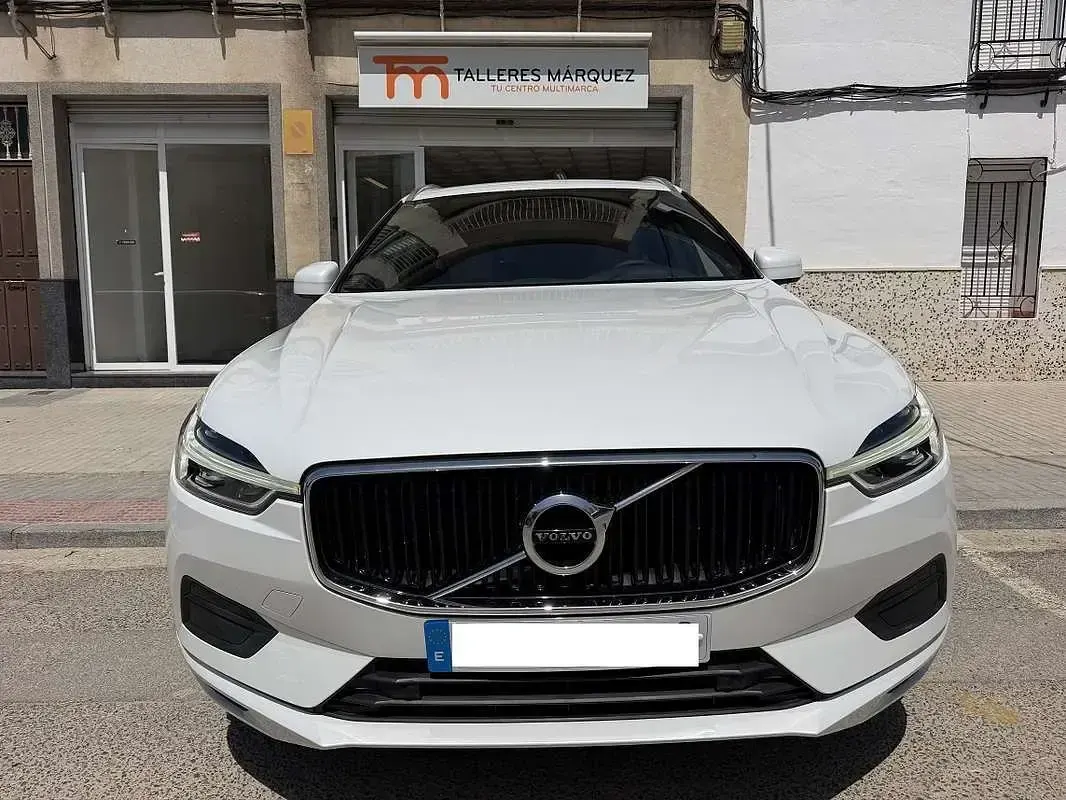 Usado Volvo XC60 Momentum 190 CV (139 kW) 2019 Blanco SUV