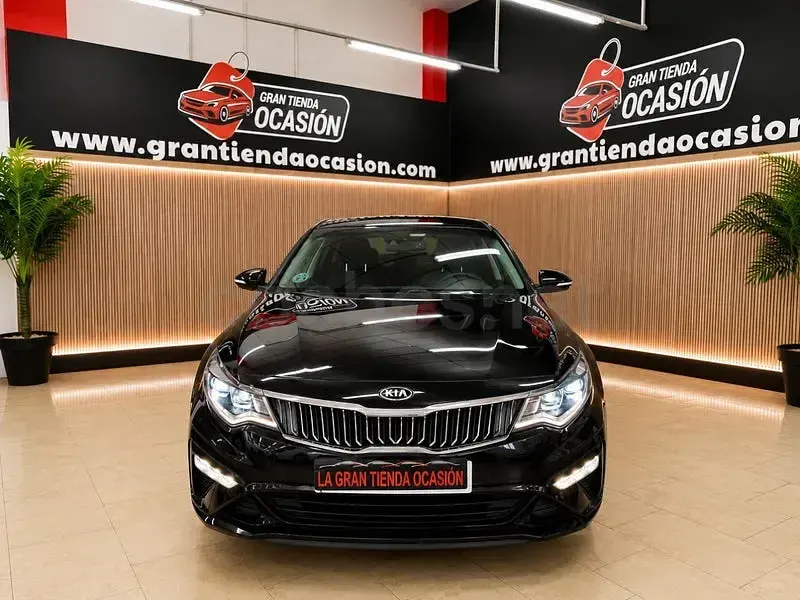 Usado Kia Optima 180 CV (132 kW) 2019 Negro Berlina