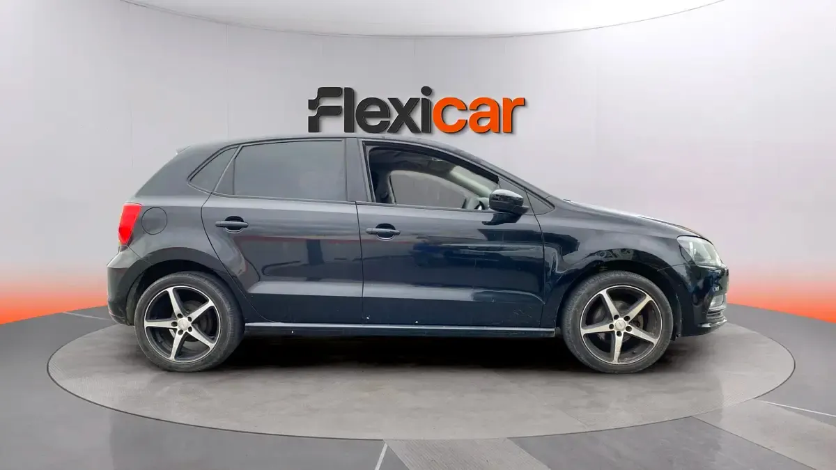 Usado VW Polo Advance 71 CV (52 kW) 2014 Gris Berlina