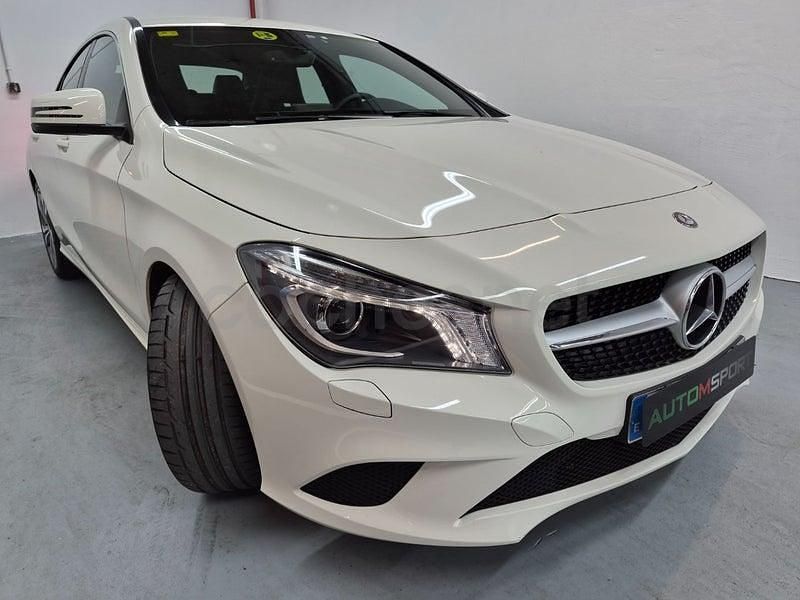 Usado Mercedes CLA200 Urban 136 CV (100 kW) 2014 Blanco Berlina