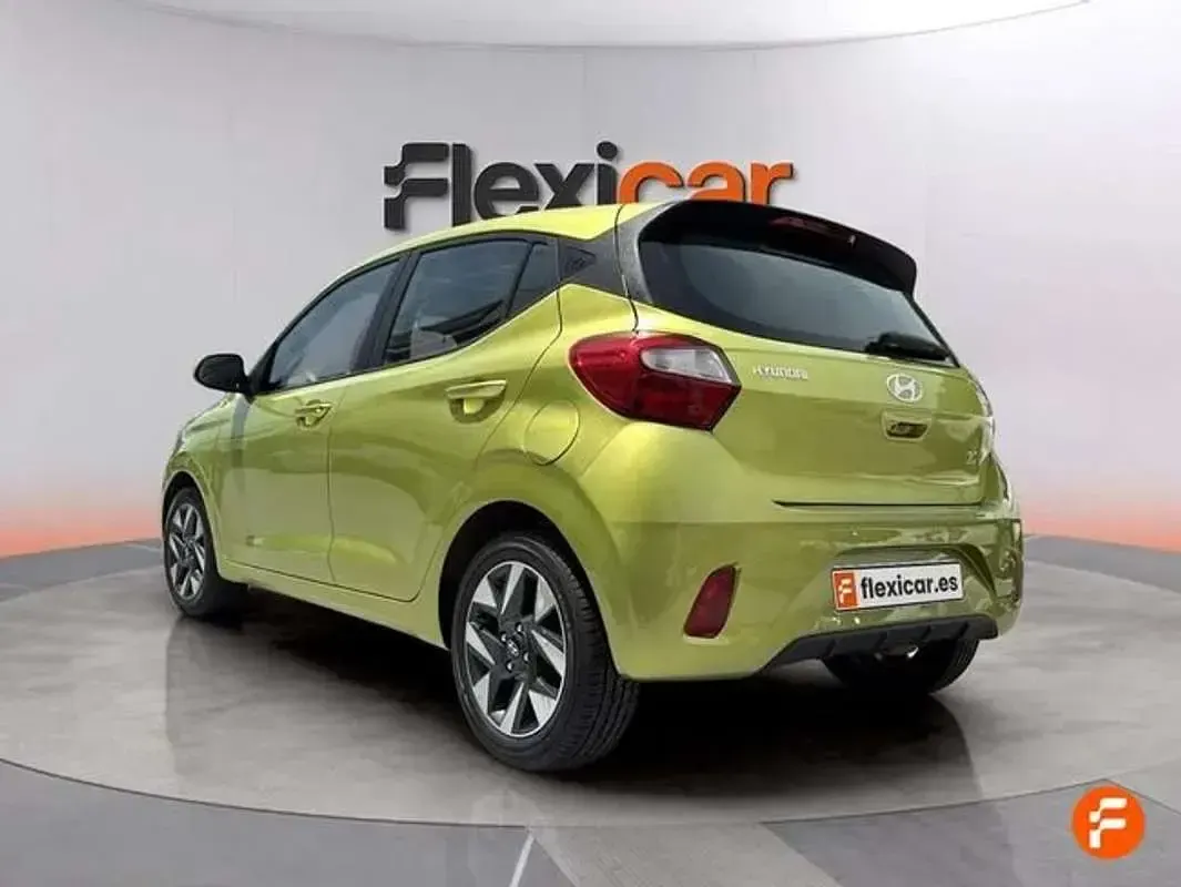 Usado Hyundai i10 67 CV (49 kW) 2024 Verde Utilitario