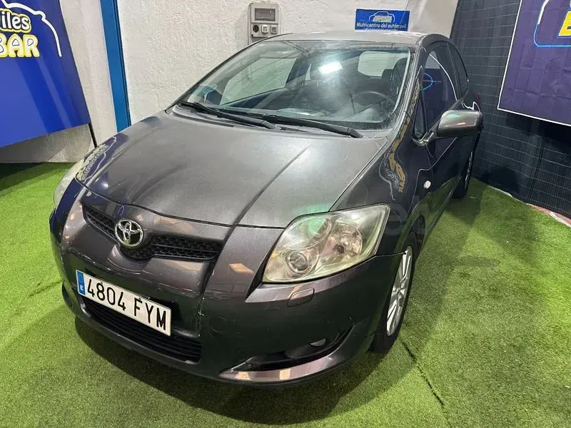 Usado Toyota Auris Sol 124 CV (91 kW) 2007 Gris / plata Utilitario