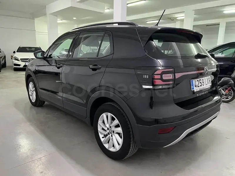 Usado VW T-Cross Advance 110 CV (80 kW) 2022 Negro SUV