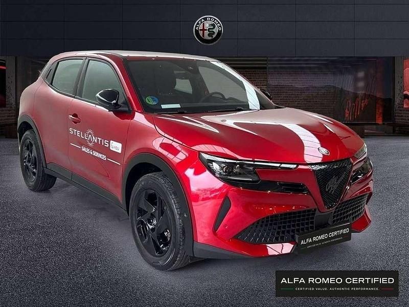 Usado Alfa Romeo Junior 147 CV (108 kW) 2025 Rojo SUV