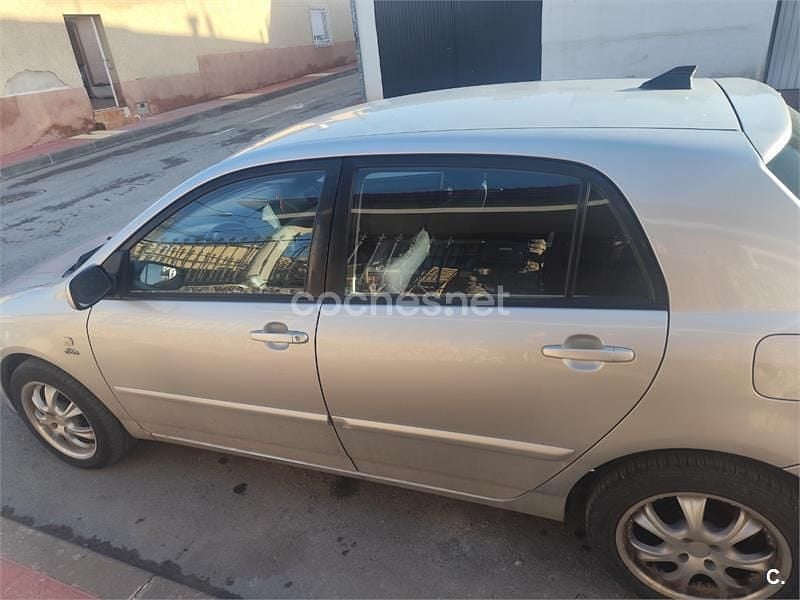Usado Toyota Corolla Sol 116 CV (85 kW) 2004 Gris / plata Berlina