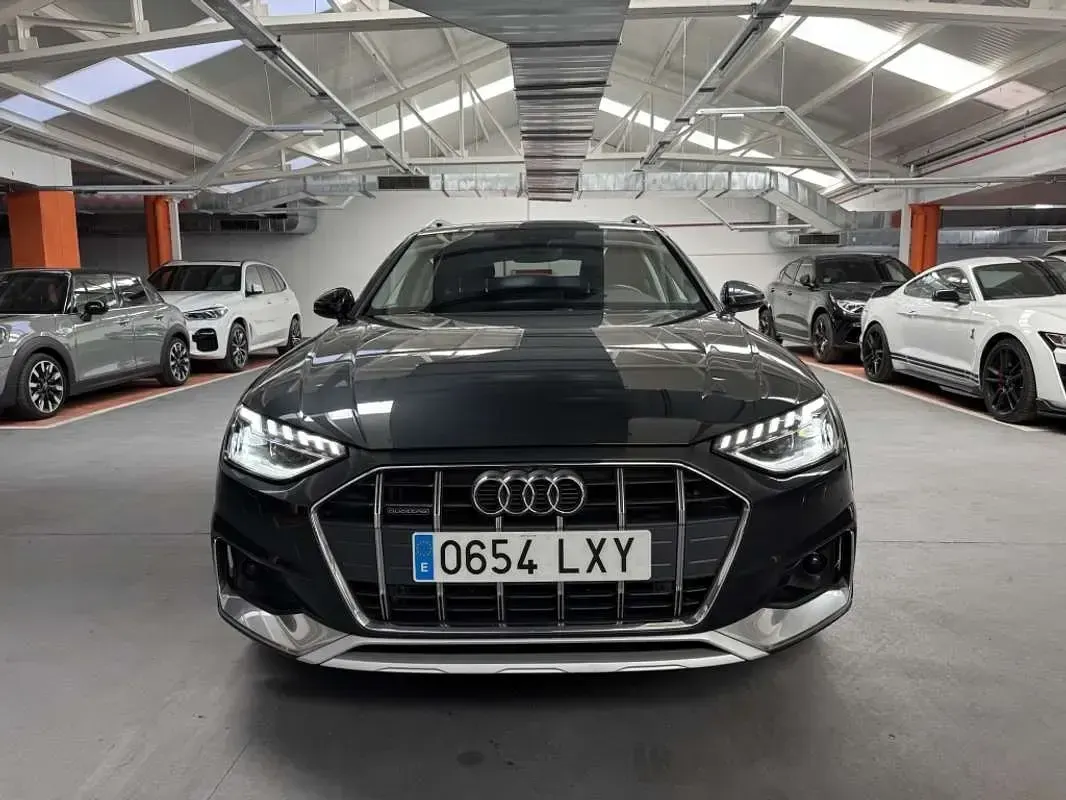 Usado Audi A4 Allroad Ambiente 204 CV (150 kW) 2022 Gris Familiar