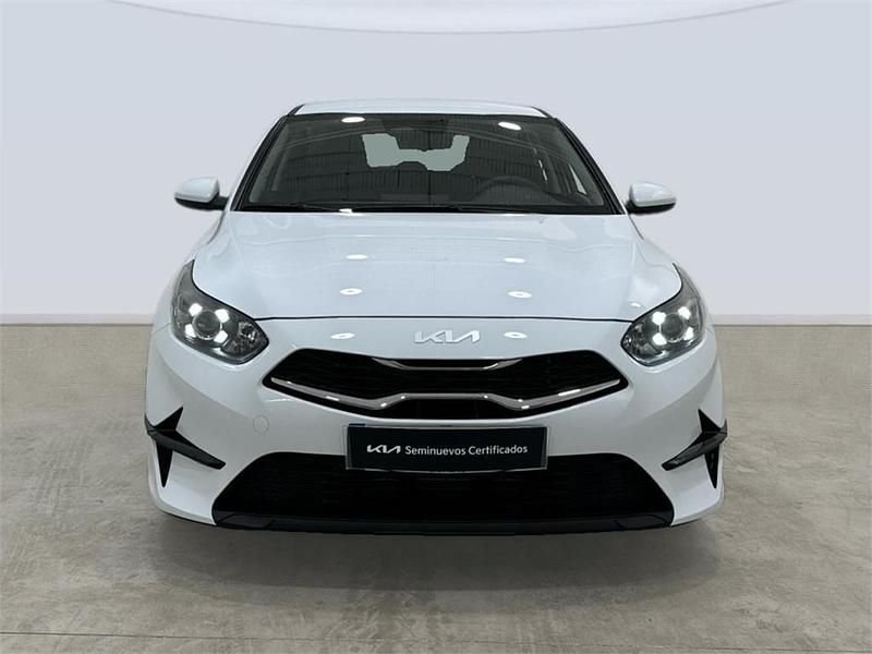 Usado Kia Ceed 100 CV (73 kW) 2024 Blanco Utilitario