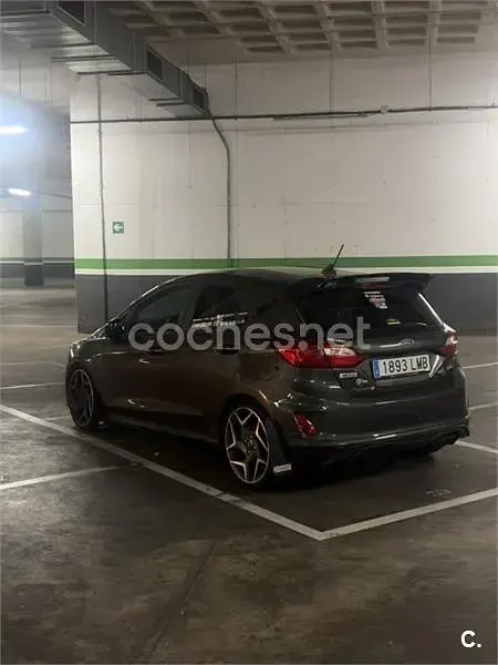 Usado Ford Fiesta ST 200 CV (147 kW) 2020 Gris / plata Utilitario