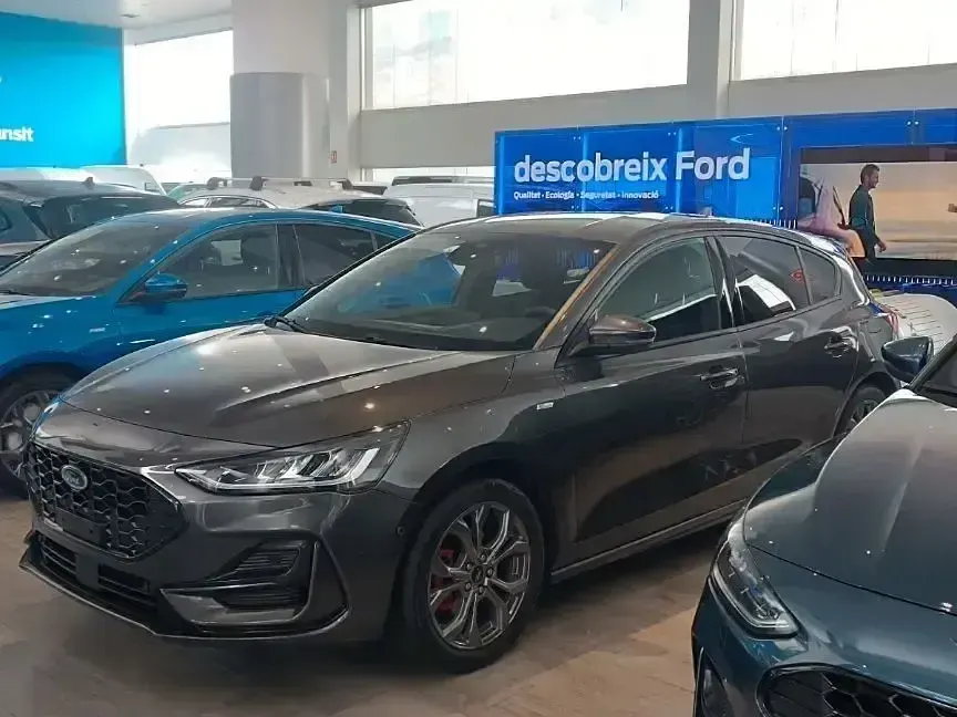 Usado Ford Focus ST-Line 125 CV (91 kW) 2023 Gris