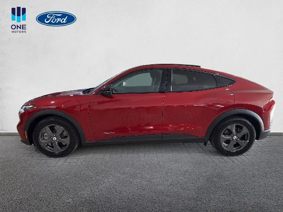 Usado Ford Mustang Mach-E 197 kW (269 CV) 2023 Rojo lucid (metalizado) SUV