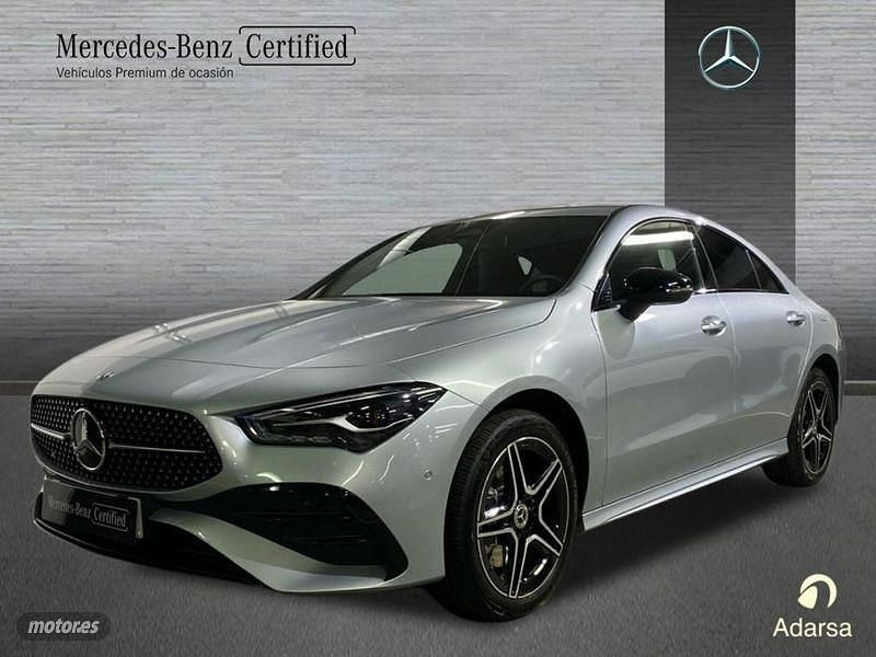Gris / plateado Usado 2024 Mercedes CLA250e Berlina | 43.900 € - Imagen 1/4