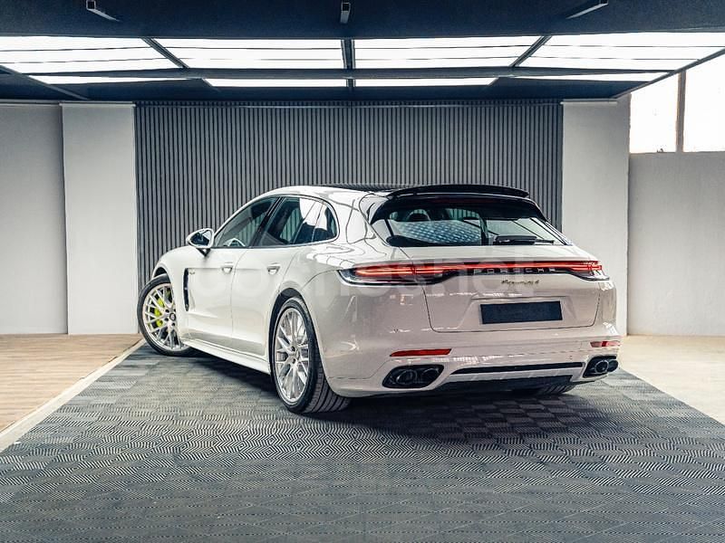 Usado Porsche Panamera Sport Turismo 462 CV (339 kW) 2021 Blanco Familiar
