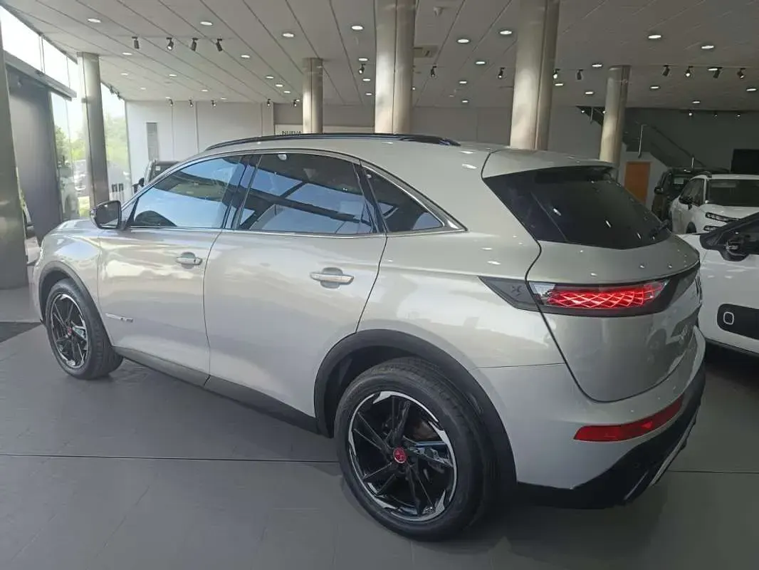 Usado DS Automobiles DS7 Crossback Performance Line Plus 129 CV (94 kW) 2021 Beige SUV