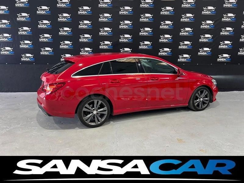 Usado Mercedes CLA200 Shooting Brake Urban 156 CV (114 kW) 2016 Rojo Familiar