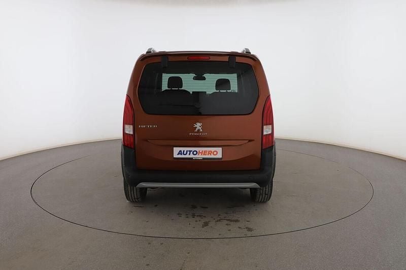 Usado Peugeot Rifter Allure 102 CV (75 kW) 2021 Marrón Monovolumen