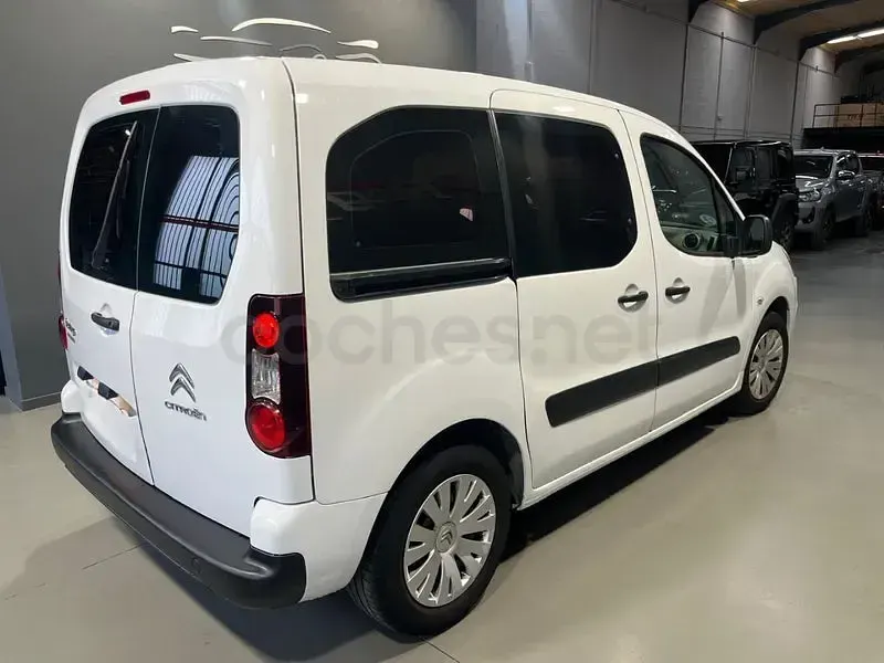 Usado Citroën Berlingo Feel 110 CV (80 kW) 2016 Blanco Monovolumen