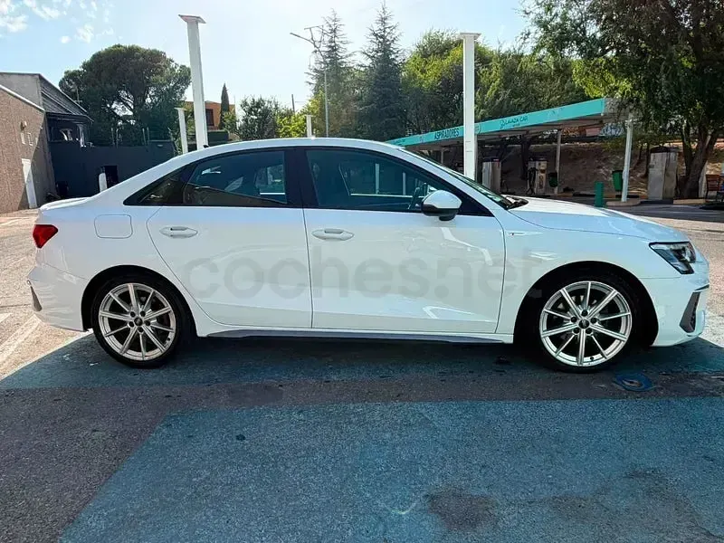 Usado Audi A3 S-Line 150 CV (110 kW) 2022 Blanco Berlina