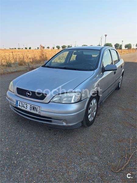 Gris / plata Usado 2002 Opel Astra Comfort Berlina | 1800 € (Buen precio) - Imagen 1/4