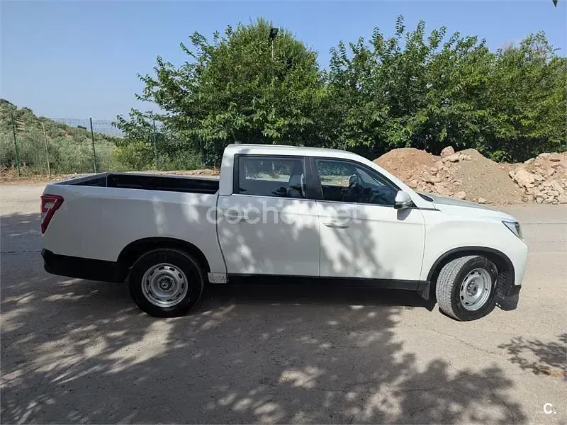 Usado SsangYong Musso 202 CV (148 kW) 2023 Blanco Pickup/Camioneta