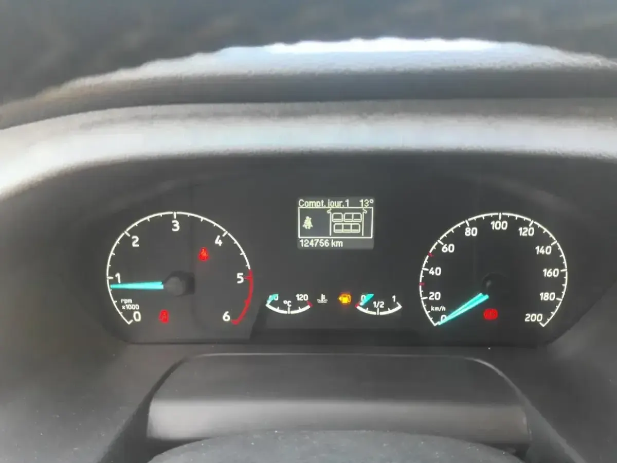 Usado Ford Transit Business Edition 95 kW (130 CV) 2022 Blanco Berlina