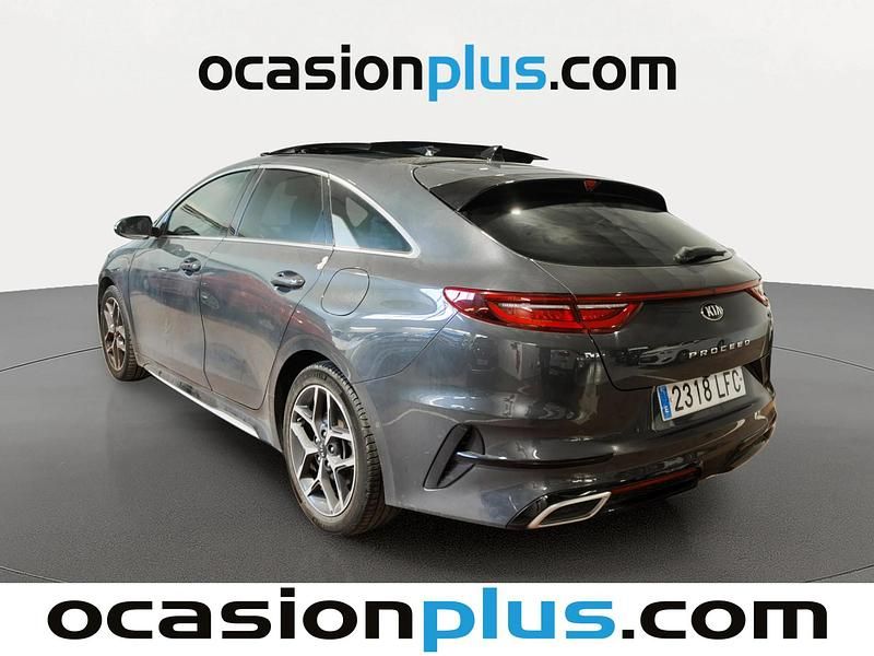 Usado Kia ProCeed GT-Line 140 CV (102 kW) 2020 Gris Utilitario