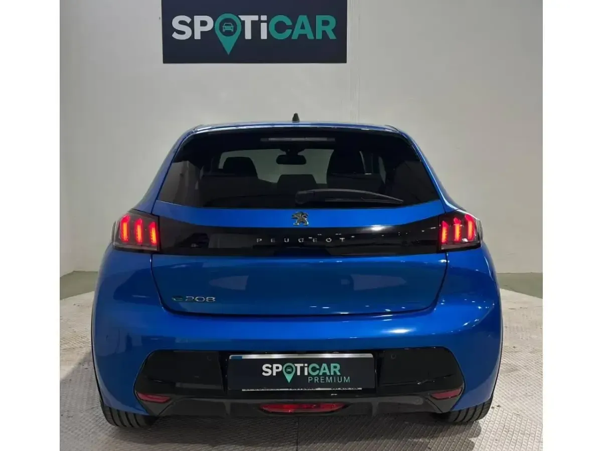 Usado Peugeot e-208 Allure 100 kW (136 CV) 2021 Azul Utilitario