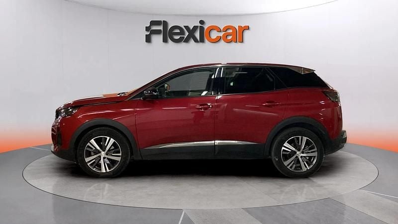 Usado Peugeot 3008 Allure 131 CV (96 kW) 2022 Rojo Monovolumen