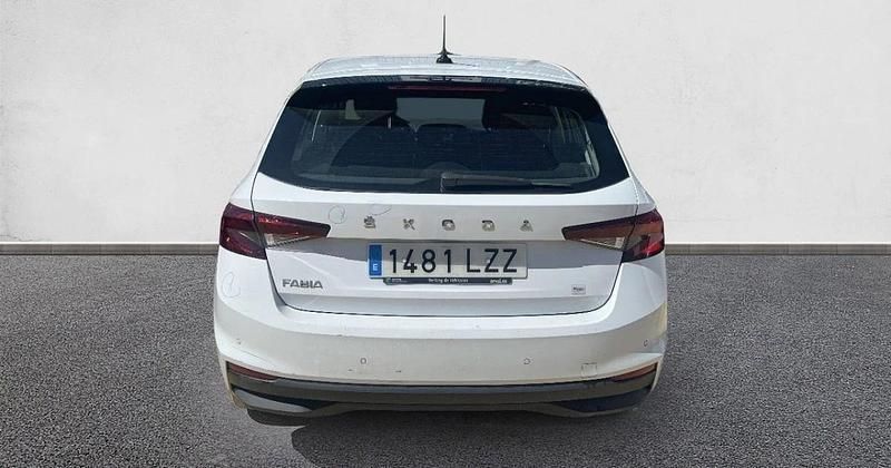 Usado Skoda Fabia 95 CV (69 kW) 2022 Utilitario
