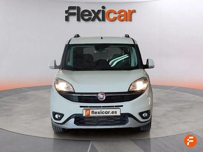 Usado Fiat Doblò Trekking 120 CV (88 kW) 2019 Blanco Monovolumen