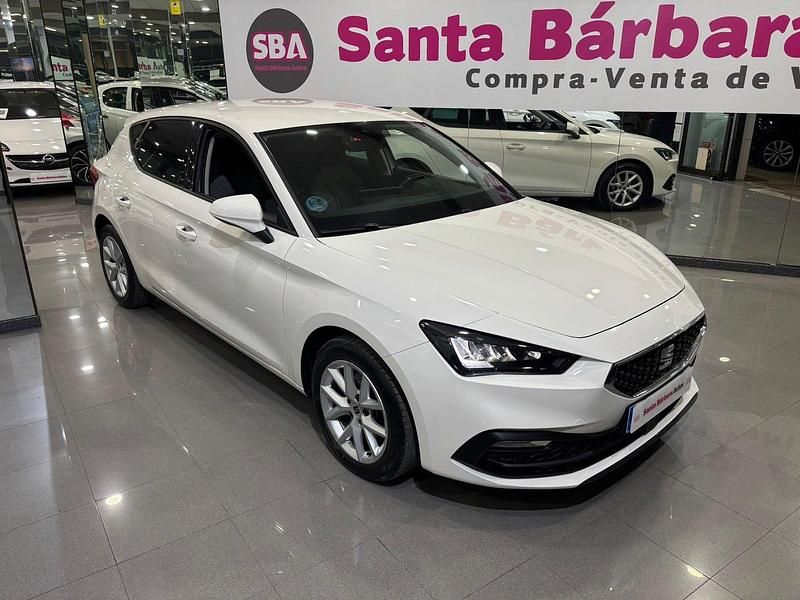 Usado Seat Leon Style 115 CV (84 kW) 2022 Blanco Utilitario