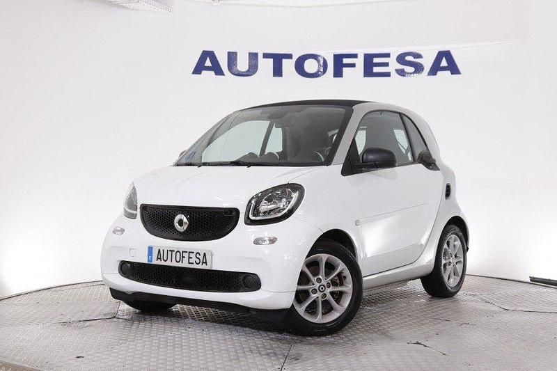 Blanco Usado 2018 Smart ForTwo Electric Drive Passion Coupe | 10.450 € - Imagen 1/4