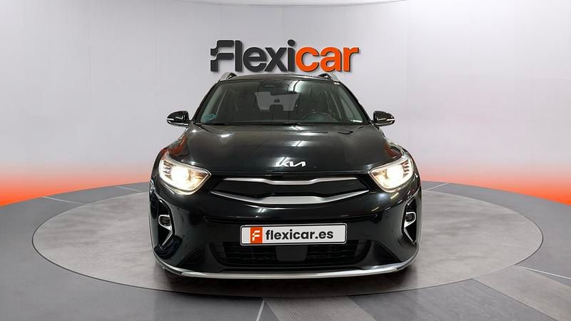 Usado Kia Stonic 84 CV (61 kW) 2023 Negro SUV