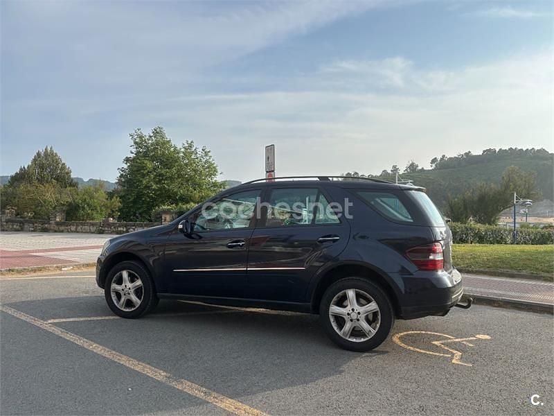 Usado Mercedes ML280 190 CV (139 kW) 2006 Azul SUV