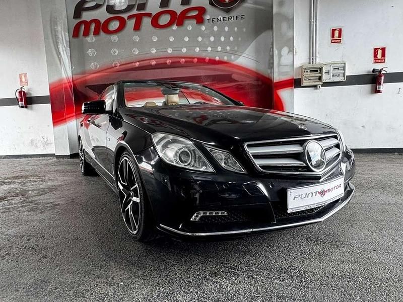 Usado Mercedes E250 204 CV (150 kW) 2010 Negro Descapotable