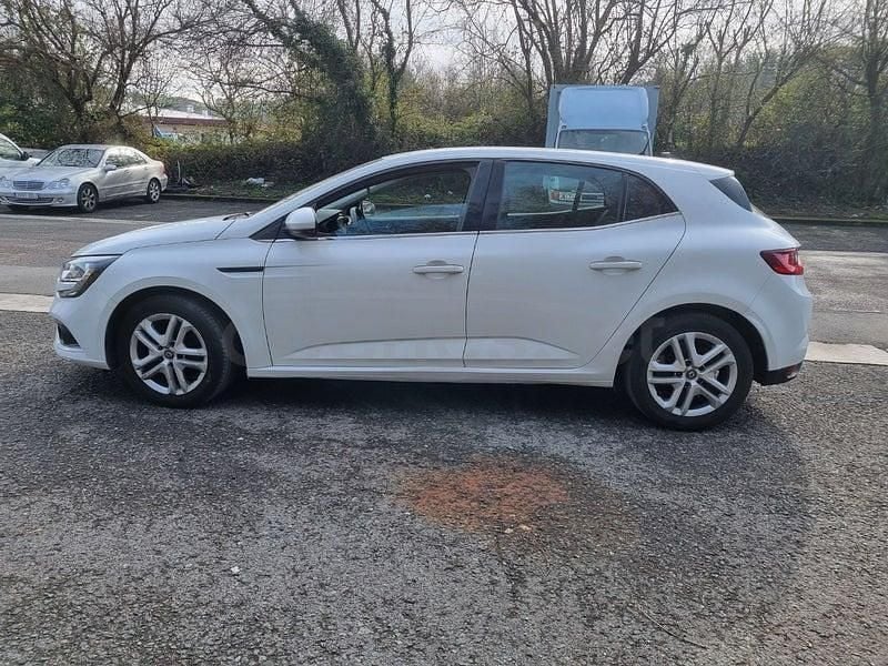 Usado Renault Mégane IV Business 115 CV (84 kW) 2019 Blanco Berlina