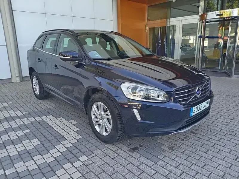 Usado Volvo XC60 Momentum 150 CV (110 kW) 2017 Azul SUV