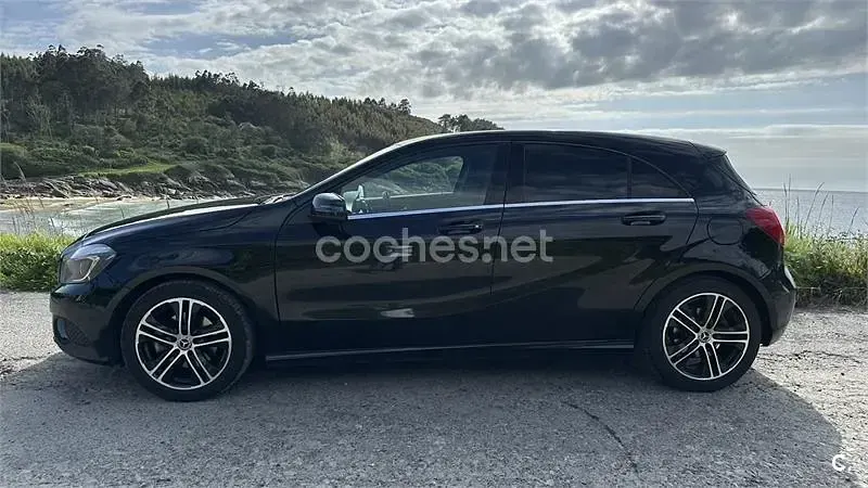 Usado Mercedes A180 Style 122 CV (89 kW) 2013 Negro Berlina