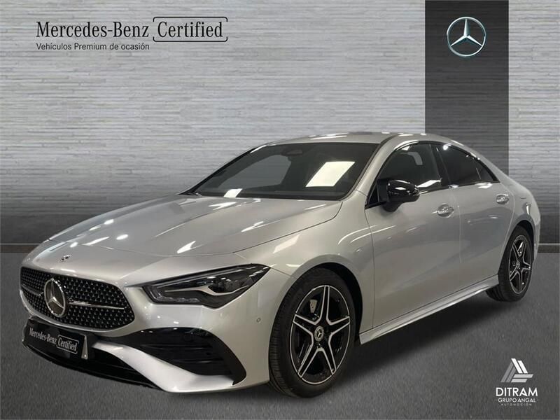 Gris Usado 2024 Mercedes CLA200 AMG line Berlina | 39.500 € (Precio justo) - Imagen 1/4