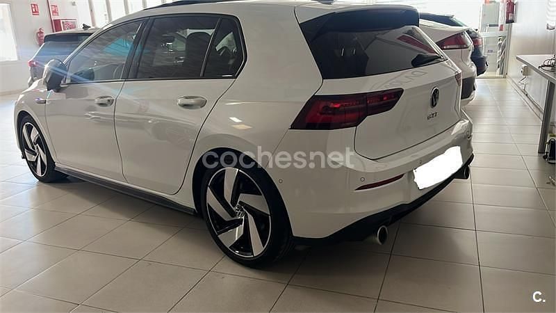 Usado VW Golf VIII GTI 245 CV (180 kW) 2021 Blanco Berlina