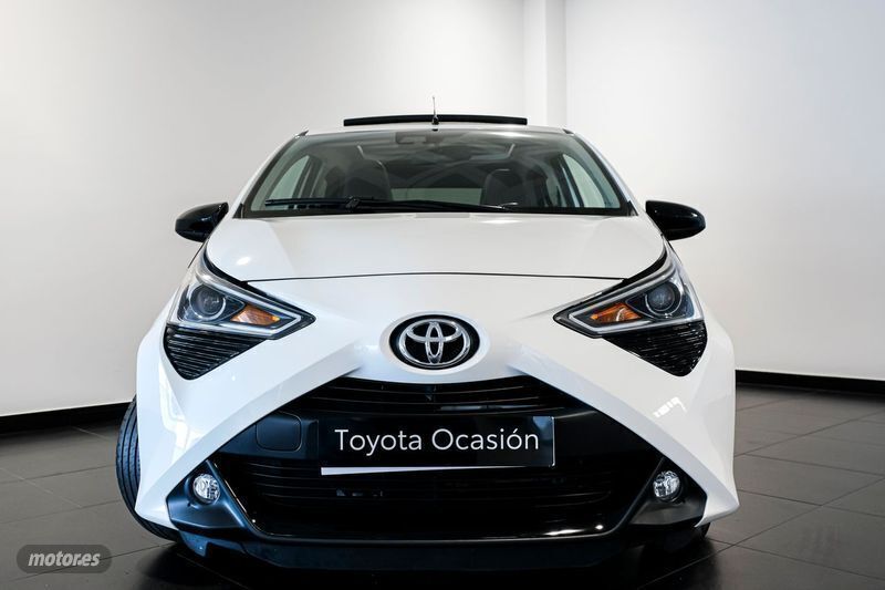 Usado Toyota Aygo X-wave 72 CV (52 kW) 2019 Blanco Utilitario