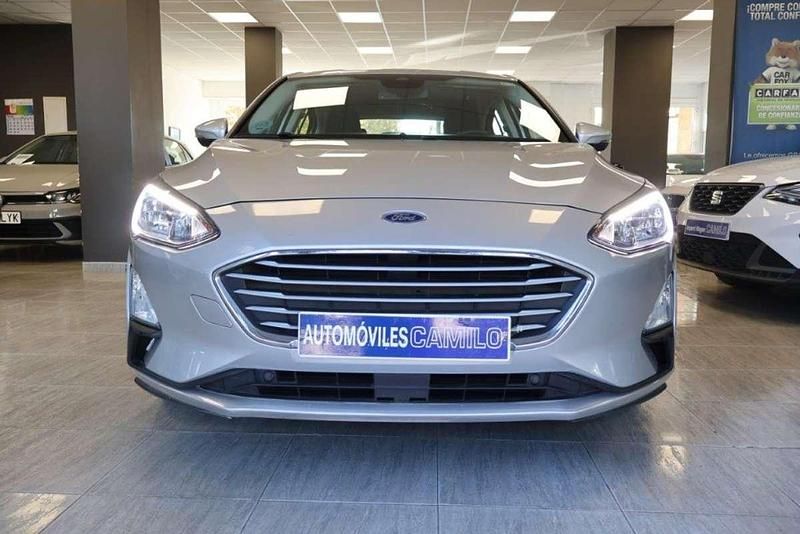 Usado Ford Focus Trend+ 120 CV (88 kW) 2022 Gris Utilitario