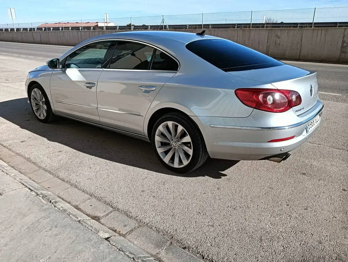 Usado VW Passat 170 CV (125 kW) 2009 Gris / plata Berlina