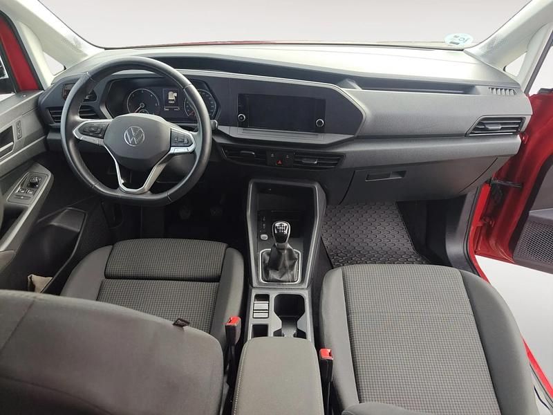 Usado VW Caddy 102 CV (75 kW) 2024 Rojo Monovolumen