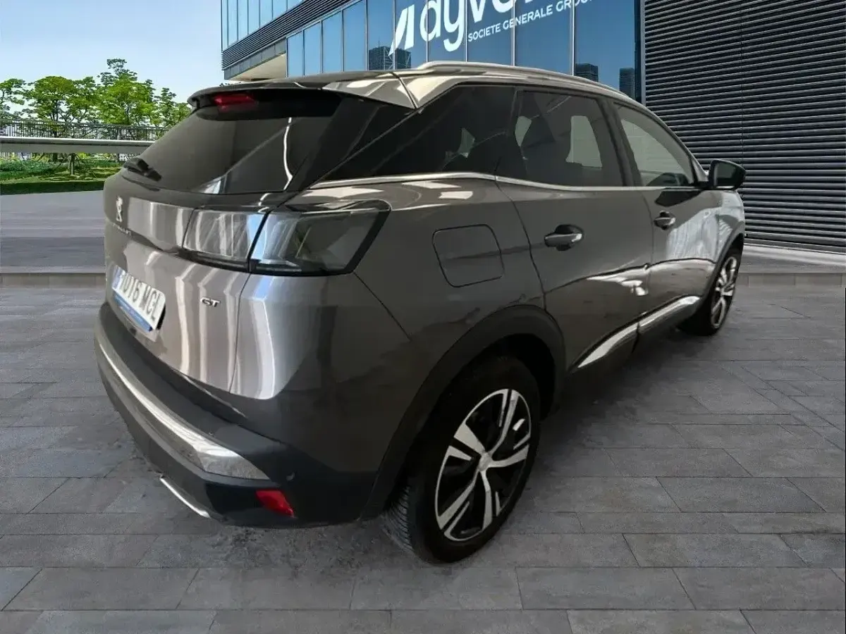 Usado Peugeot 3008 GT 131 CV (96 kW) 2022 Gris SUV
