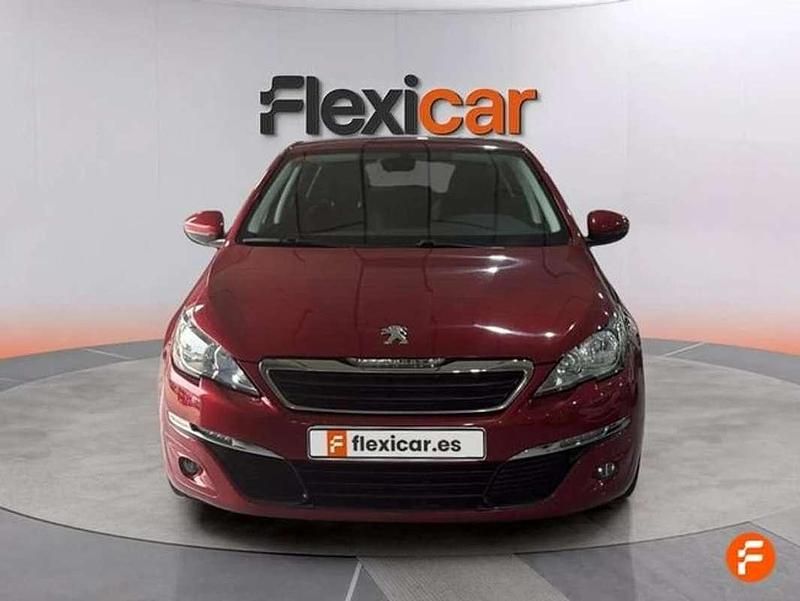 Używany Peugeot 308 Style 110 KM (80 kW) 2016 Czerwony Hatchback