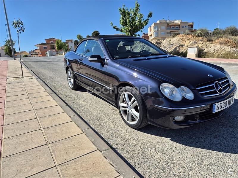 Negro Usado 2009 Mercedes CLK320 Avantgarde Descapotable | 12.500 € (Un poco caro) - Imagen 1/4